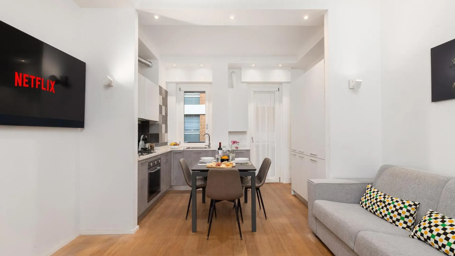 Luxury Melzo 8 - Porta Venezia Apartment Milan