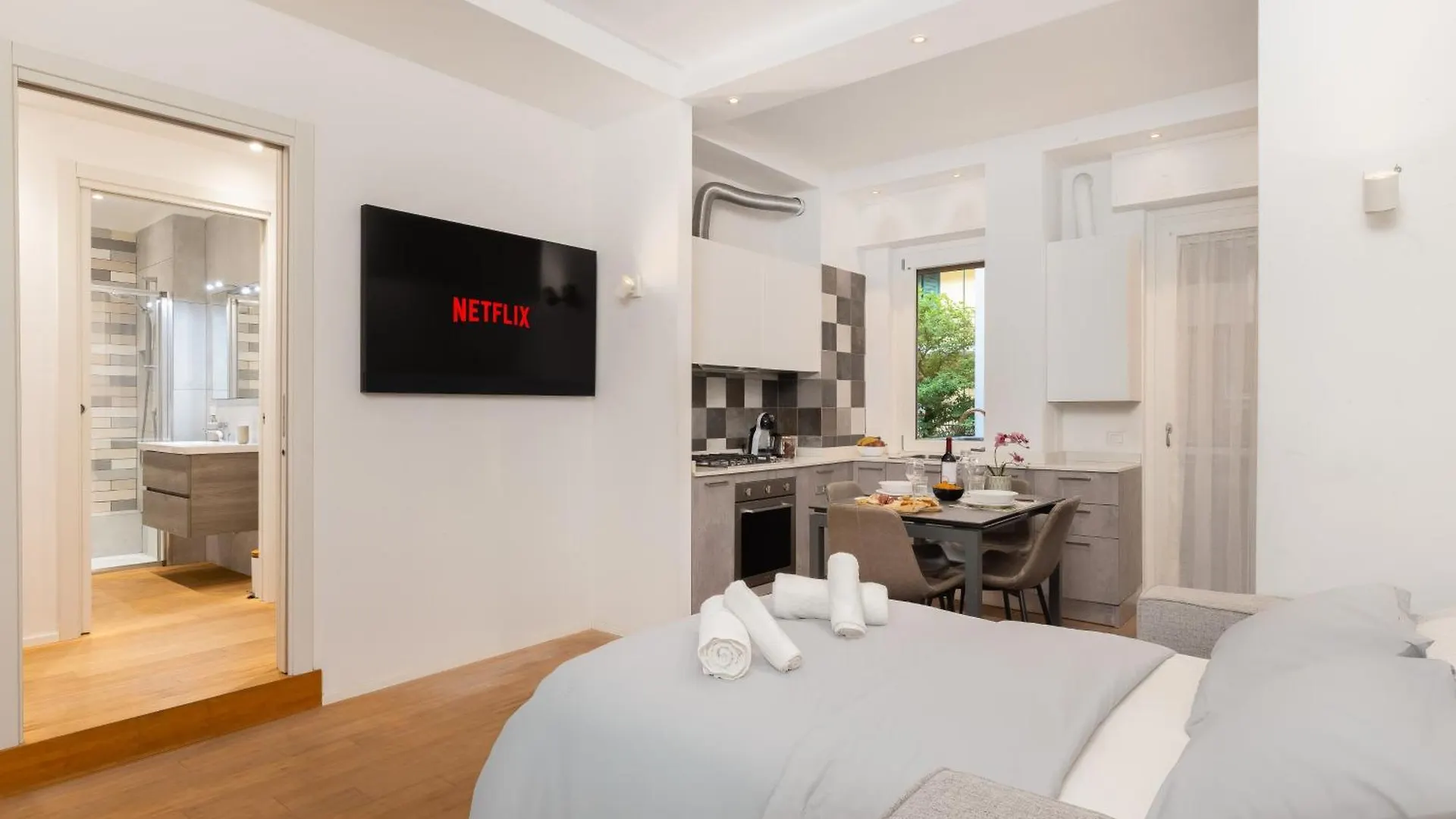 Luxury Melzo 8 - Porta Venezia Apartment Milan Italy