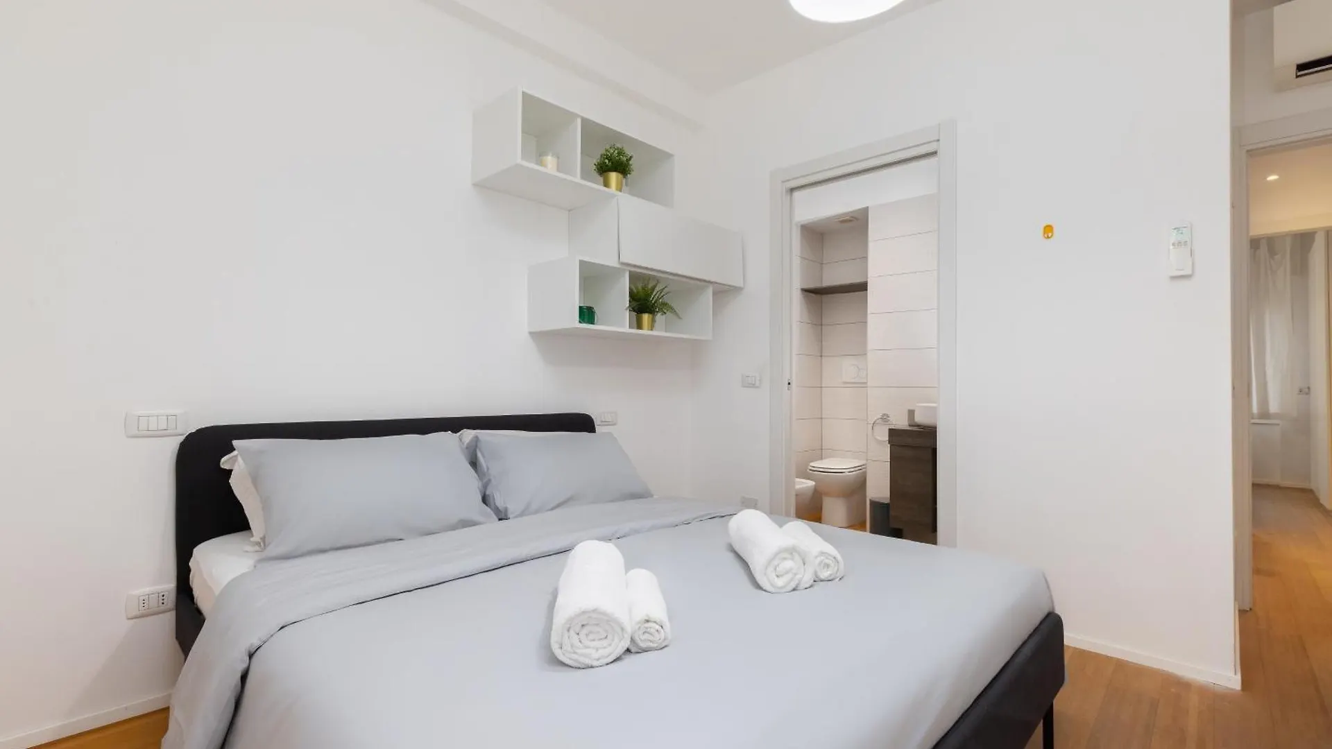 Luxury Melzo 8 - Porta Venezia Apartment Milan